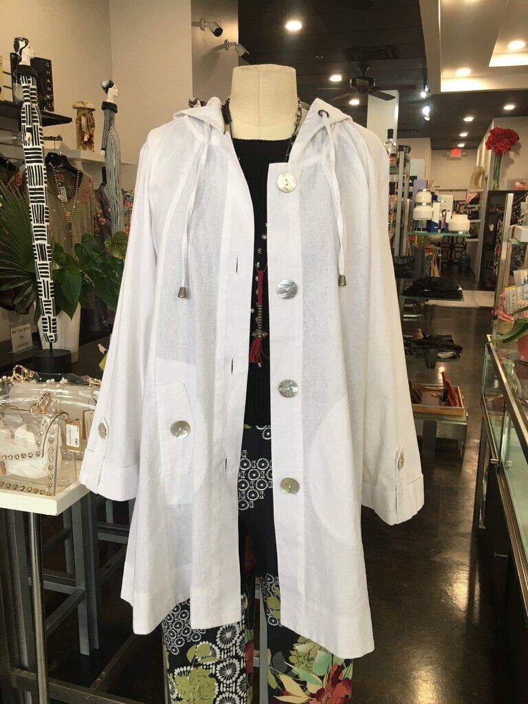 Carre Noir White Linen Jacket