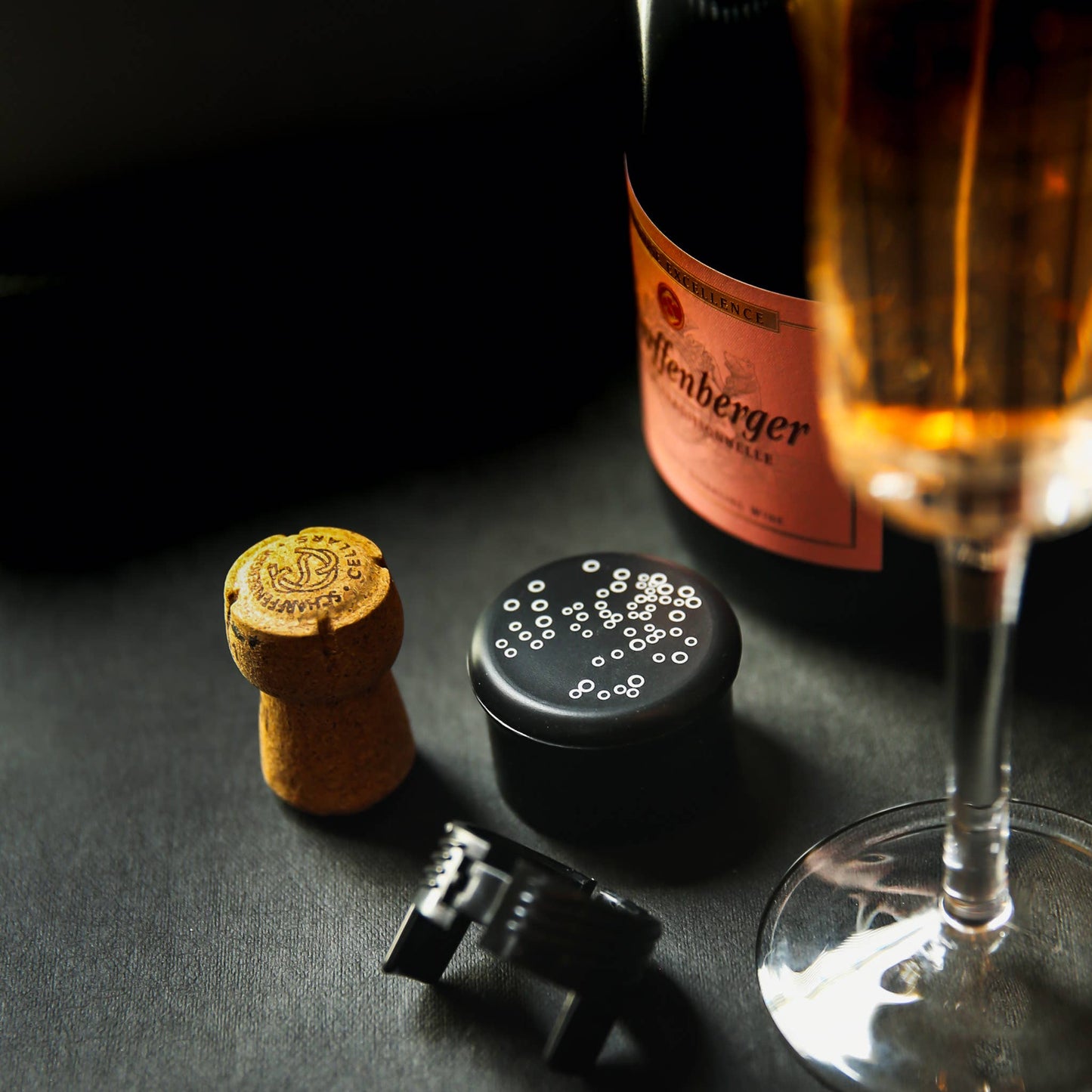 CapaBubbles® | Counter Display | Champagne Stopper