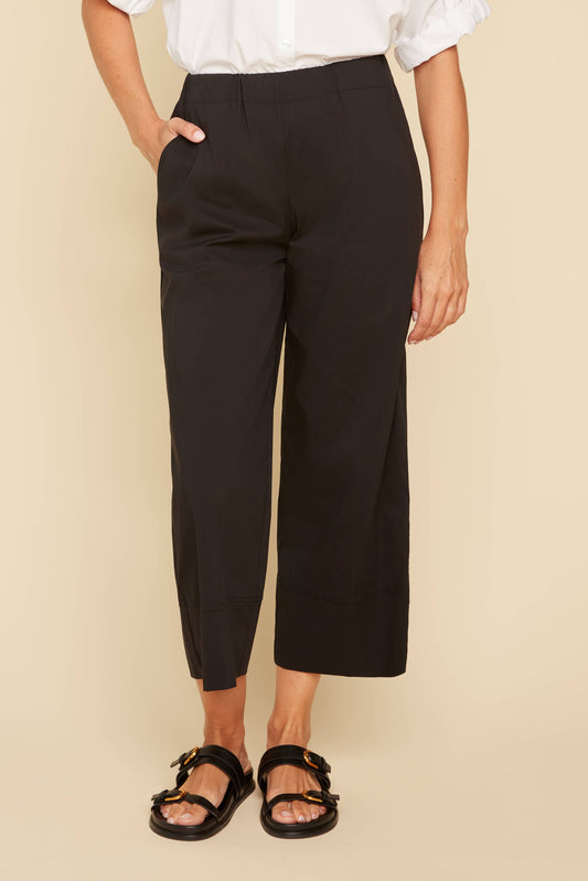Renuar Black Woven Wide Leg Crop Pants