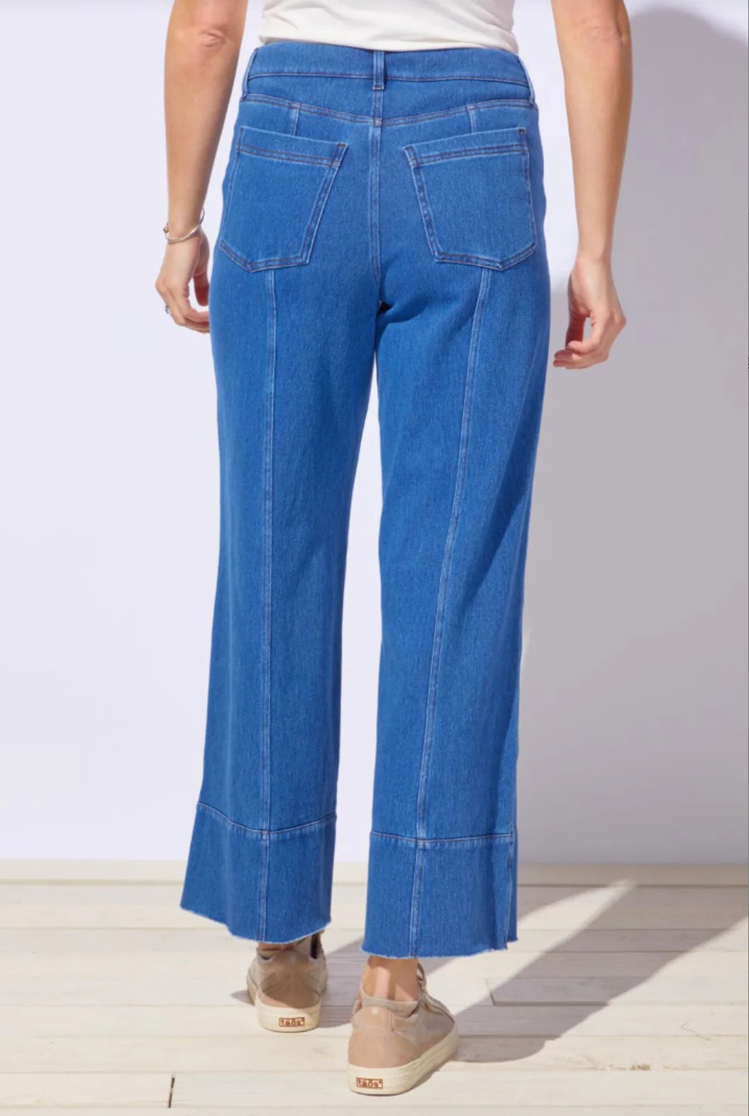 Escape  Denim Comfort Relaxed Leg Mid Wash