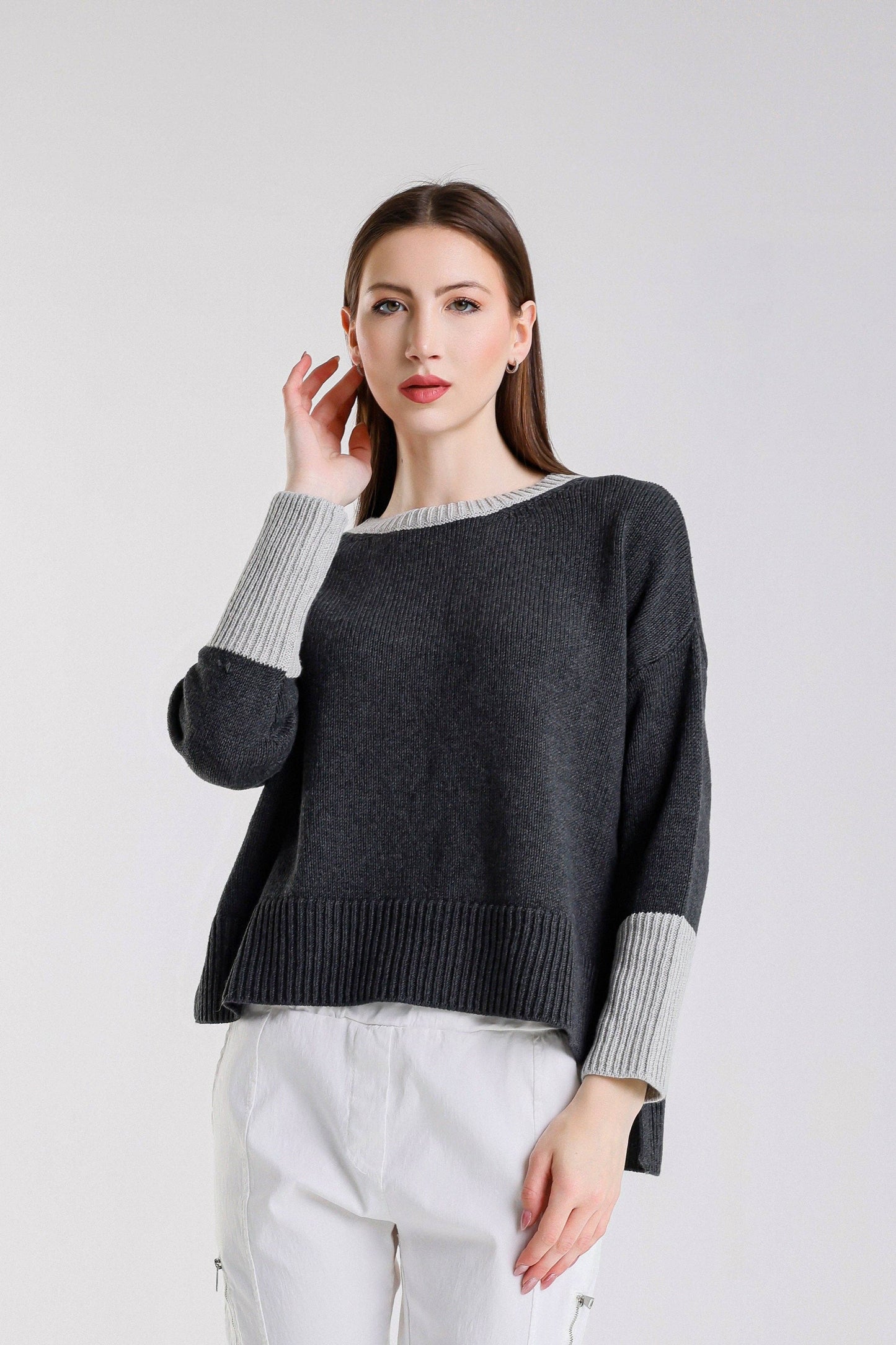 Lisbeth Contrast Neck Hi/Low Sweater (BLS915)